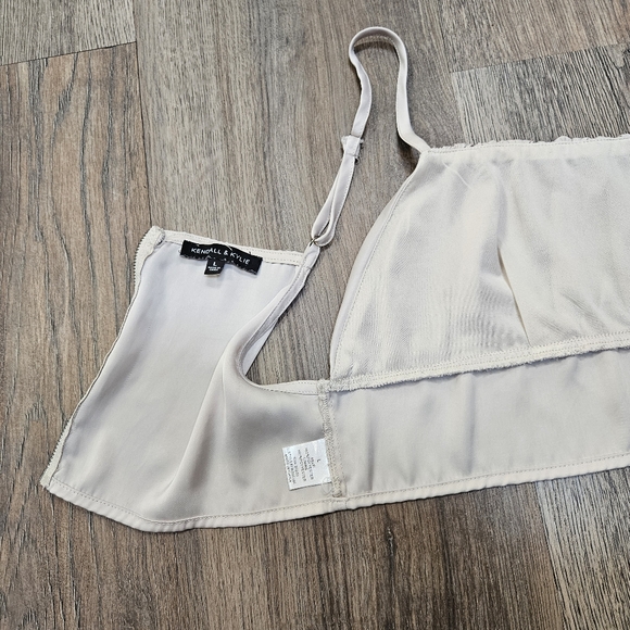 Elegant Cream Women's Top Kendall and Kylie Women's Crop Top Tank Size Large - Picture 6 of 7